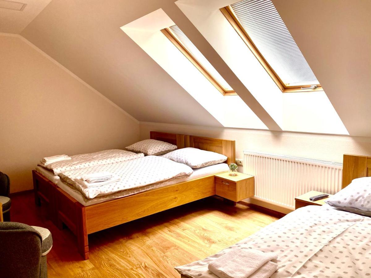 Hotel Penzion Pod Tureckom à Trenčianske Bohuslavice Extérieur photo