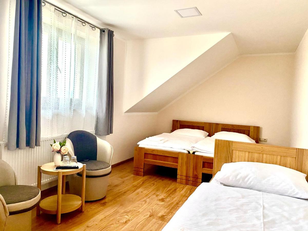 Hotel Penzion Pod Tureckom à Trenčianske Bohuslavice Extérieur photo