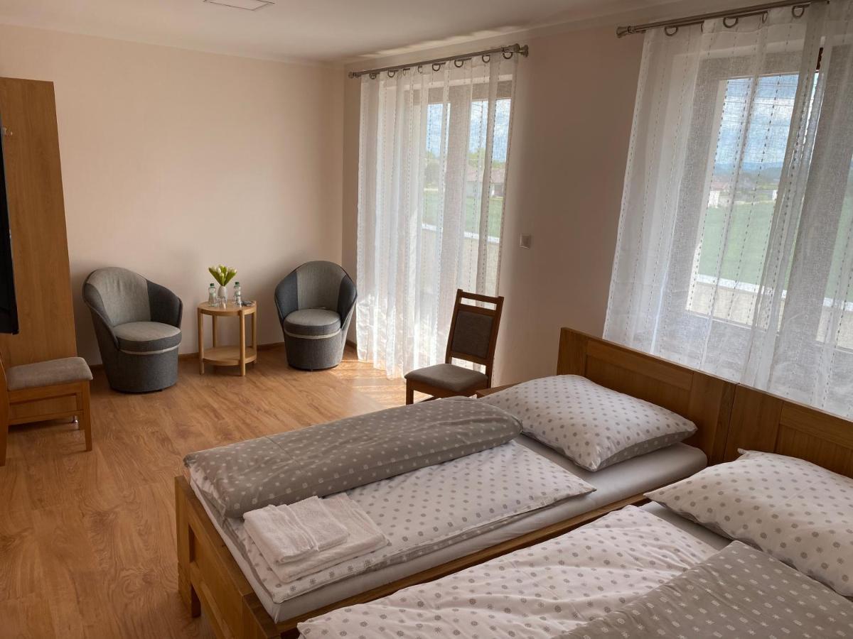 Hotel Penzion Pod Tureckom à Trenčianske Bohuslavice Extérieur photo