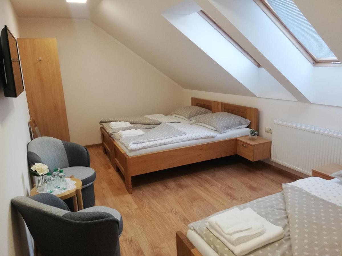 Hotel Penzion Pod Tureckom à Trenčianske Bohuslavice Extérieur photo