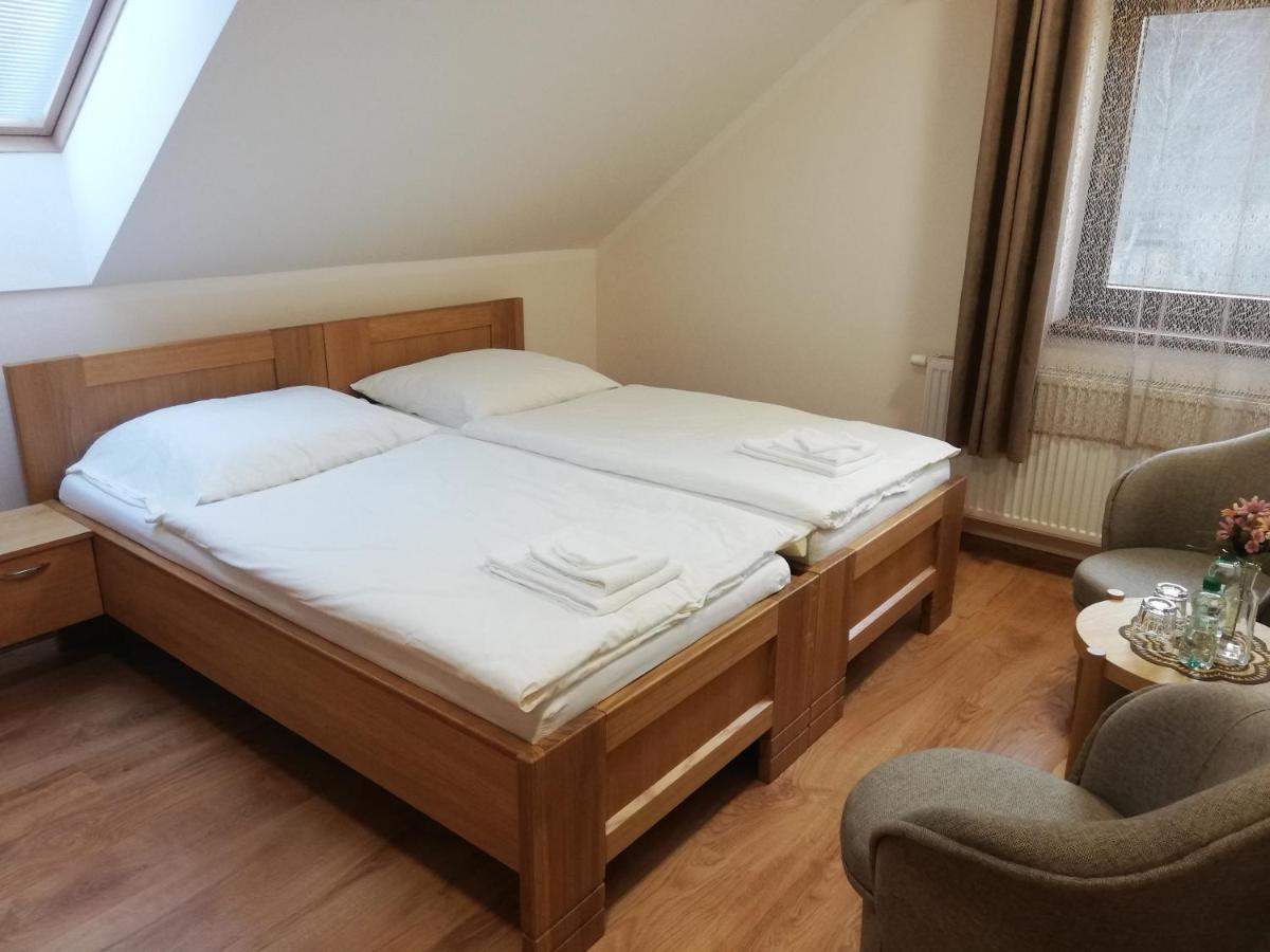Hotel Penzion Pod Tureckom à Trenčianske Bohuslavice Extérieur photo